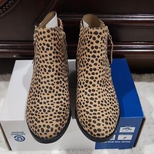 Arizona Jean Company Spotted Tan and Black Booties